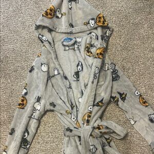 Peanuts Snoopy Gray Halloween Hooded Robe